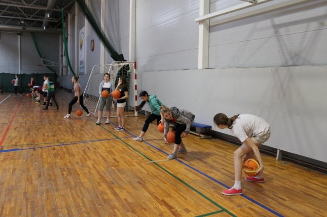 BK Valmiera basketbolisti viesojas skolā